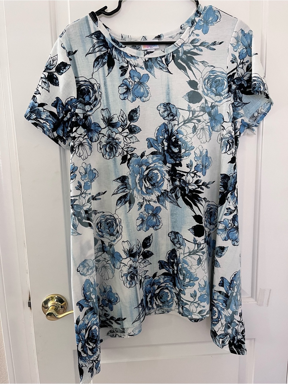LuLaRoe L Blue Floral Print on White Longer Length Top